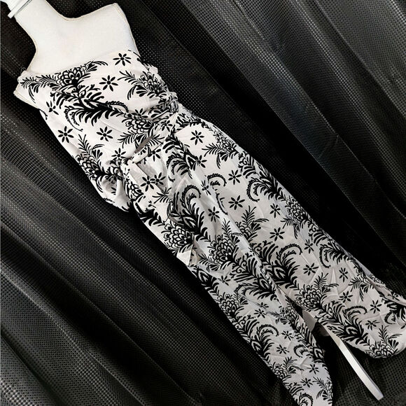 NWT! ENTRO! FABULOUS ONE SHOULDER, BELTED WAIST, BLACK & WHITE MAXI DRESS! SZ L - Picture 1 of 9